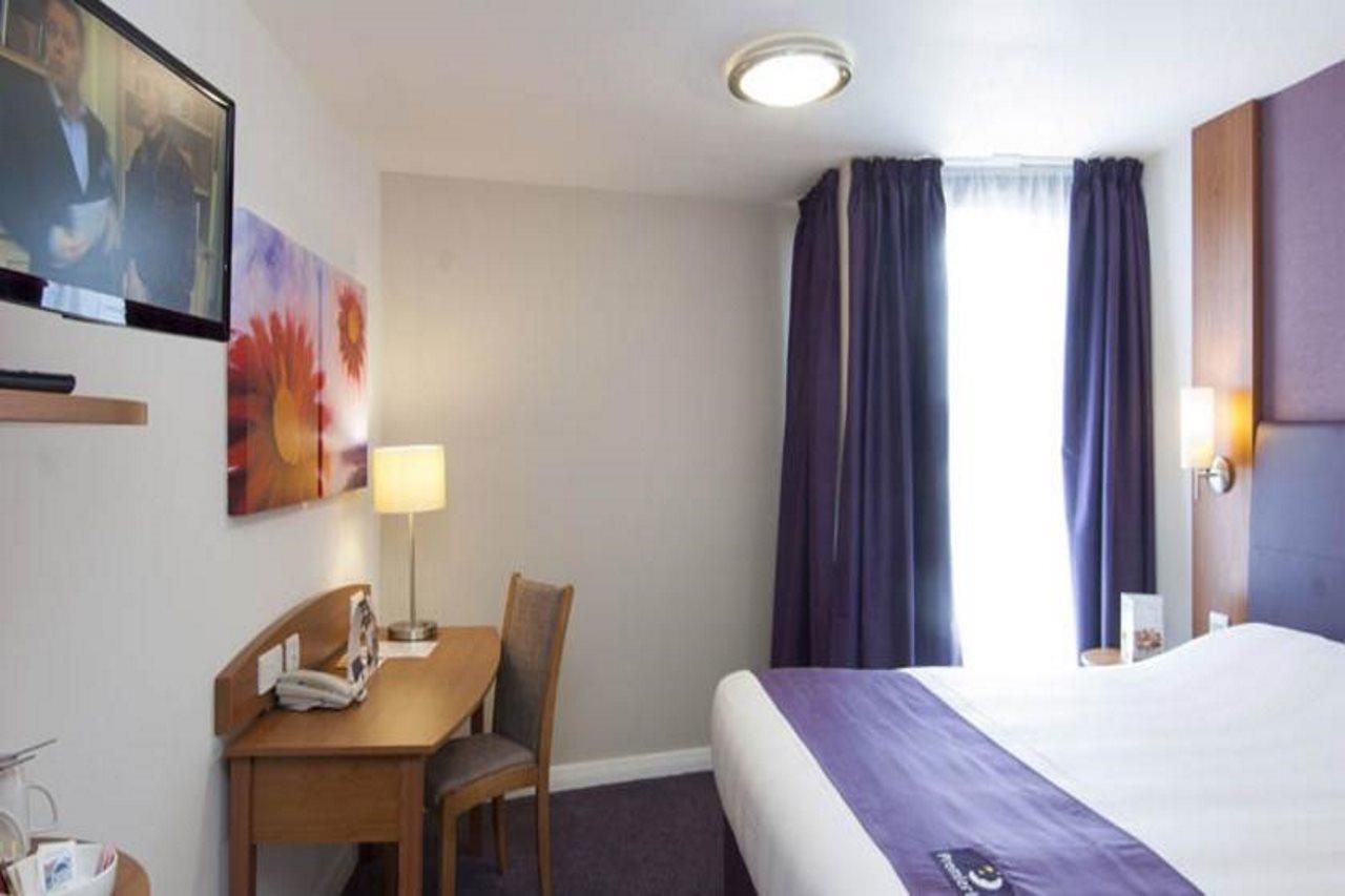 Premier Inn Lichfield North East Exterior foto
