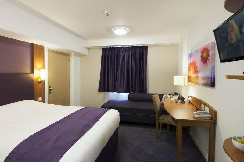 Premier Inn Lichfield North East Exterior foto